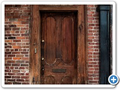 New-Orleans-Wooden-Door